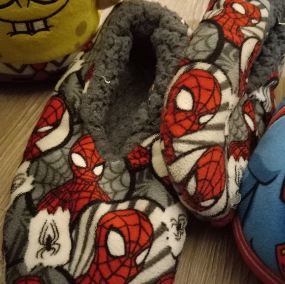 Slippers - Picture 3 of 4